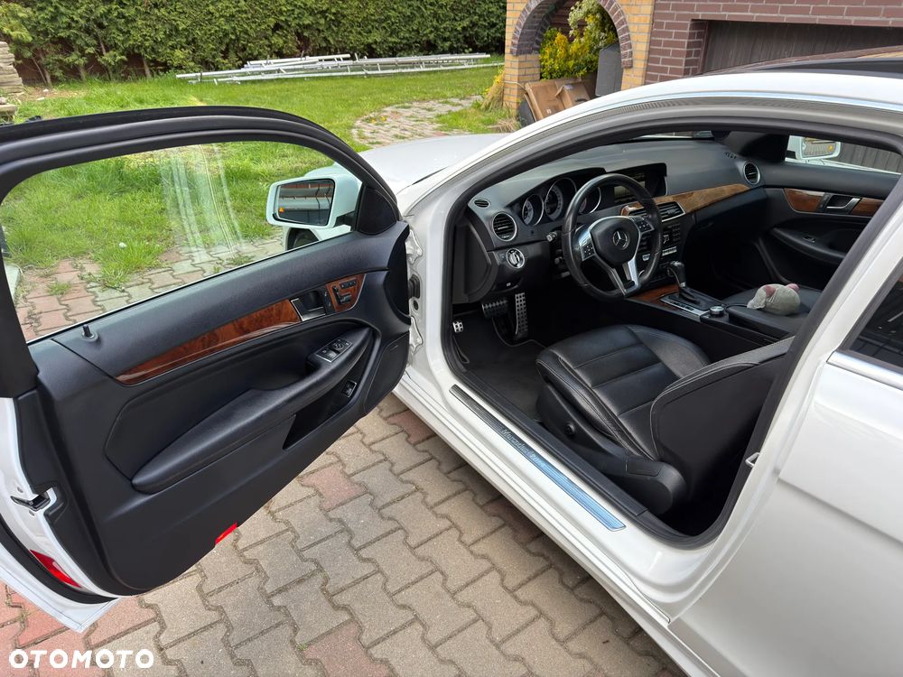 Mercedes-Benz Klasa C 250 7G-TRONIC Edition - 4