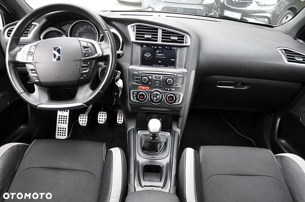 Citroën DS4 1.6 HDi SoChic - 21