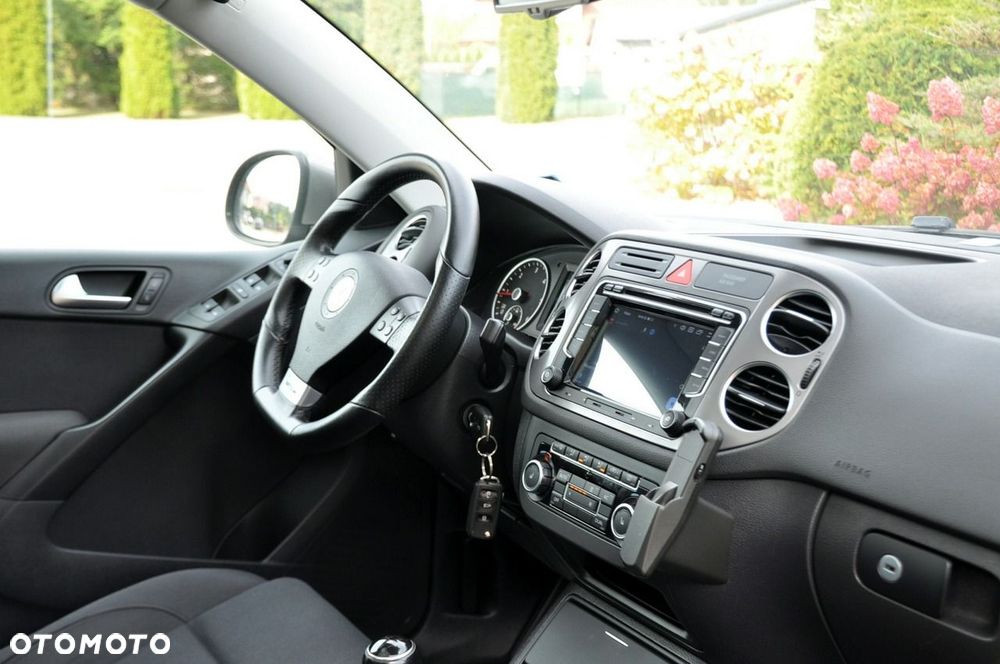 Volkswagen Tiguan - 19