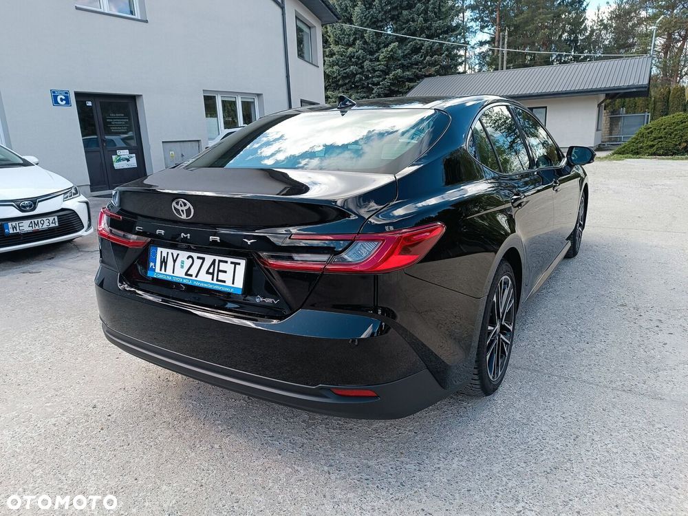 Toyota Camry - 5