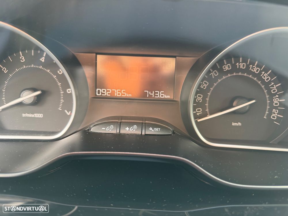 Peugeot 208 PureTech 82 Start & Stop Style - 14