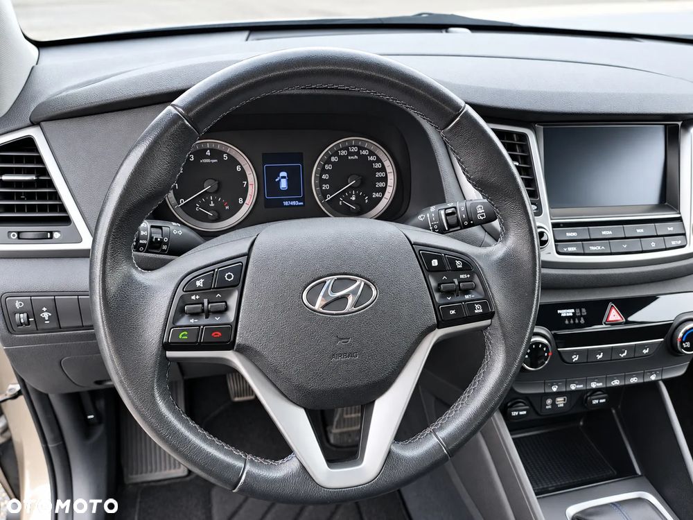 Hyundai Tucson blue 1.6 GDi 2WD Navi - 19