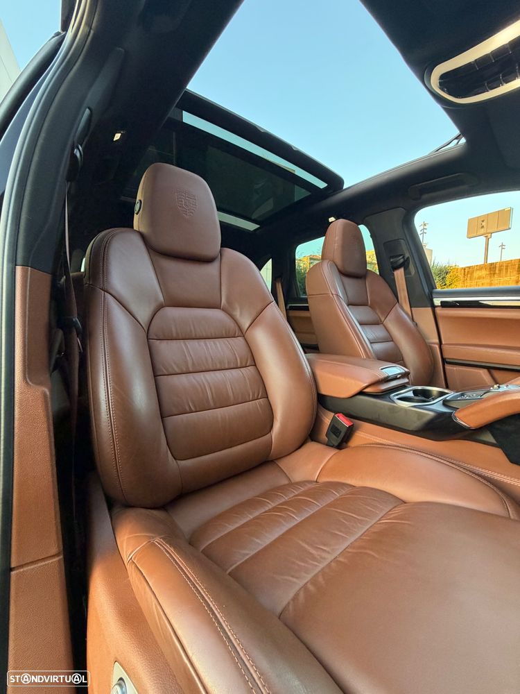 Porsche Cayenne S Hybrid Tiptronic S - 28