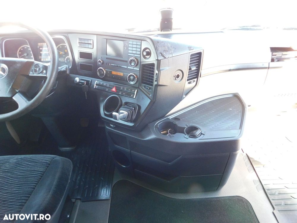 Mercedes-Benz Actros - 8