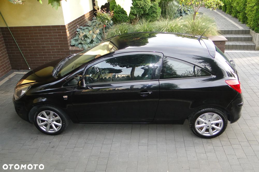 Opel Corsa 1.4 16V EcoFLEX Start-Stop 150 Jahre - 8