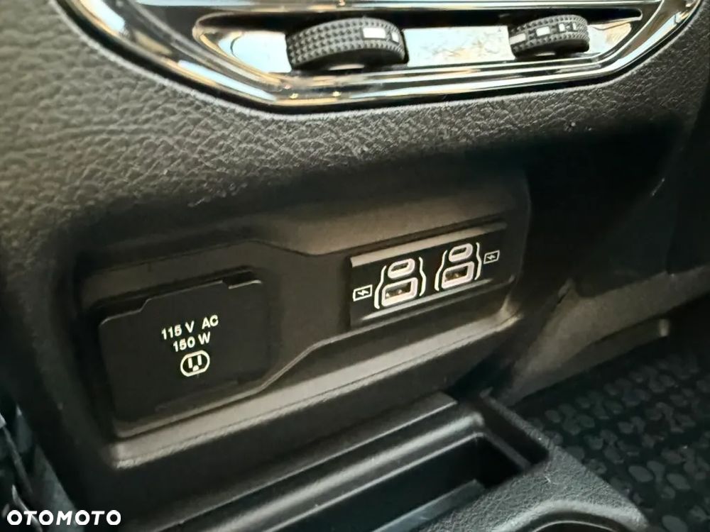 Jeep Grand Cherokee - 21