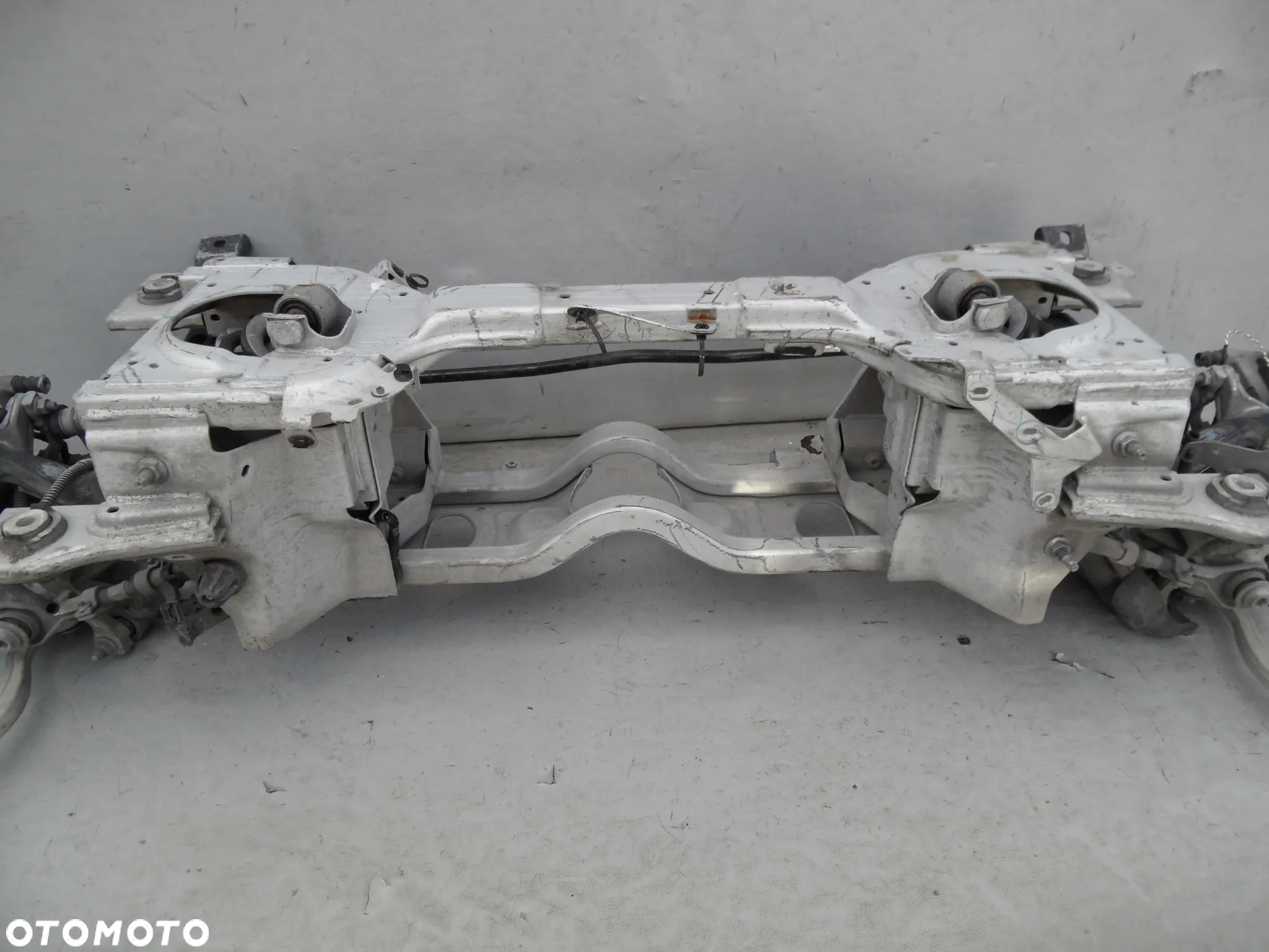 OŚ TYLNA BELKA TYŁ ZAWIESZENIE PEUGEOT 3008 II HYBRYDA - 4