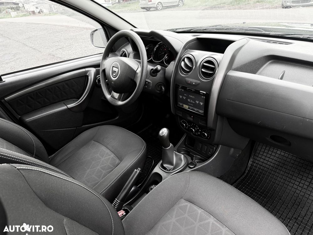 Dacia Duster 1.6 4x2 Laureate - 8