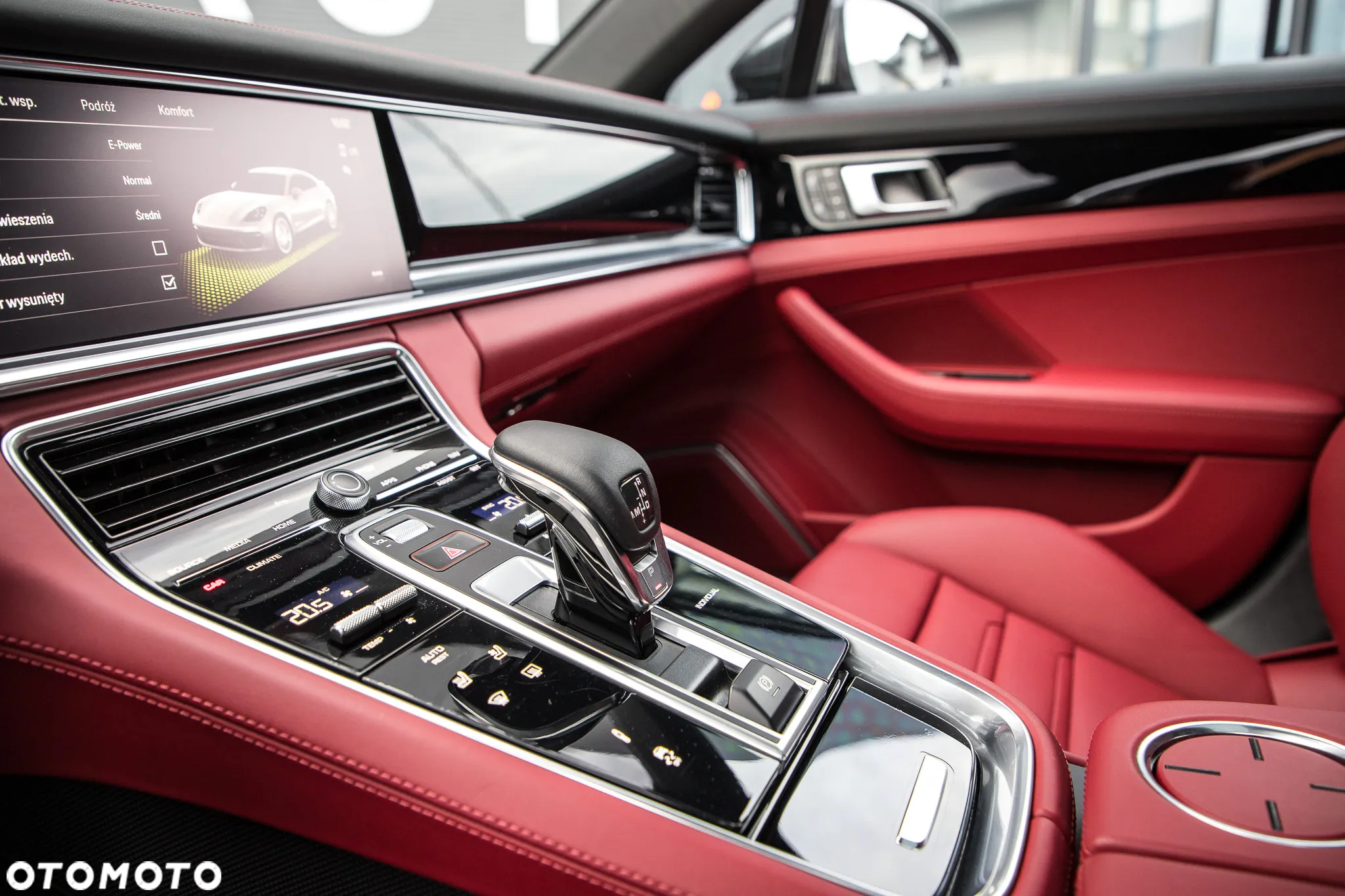 Porsche Panamera 4S Executive - 25