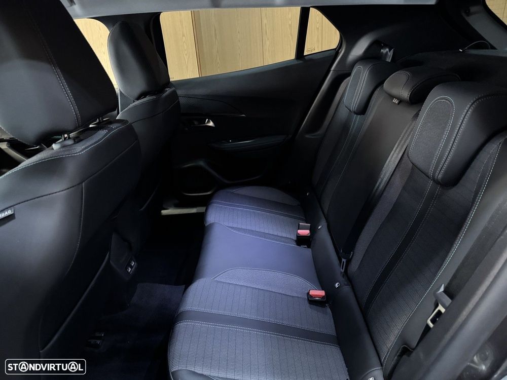 Peugeot 2008 1.2 PureTech Allure - 30