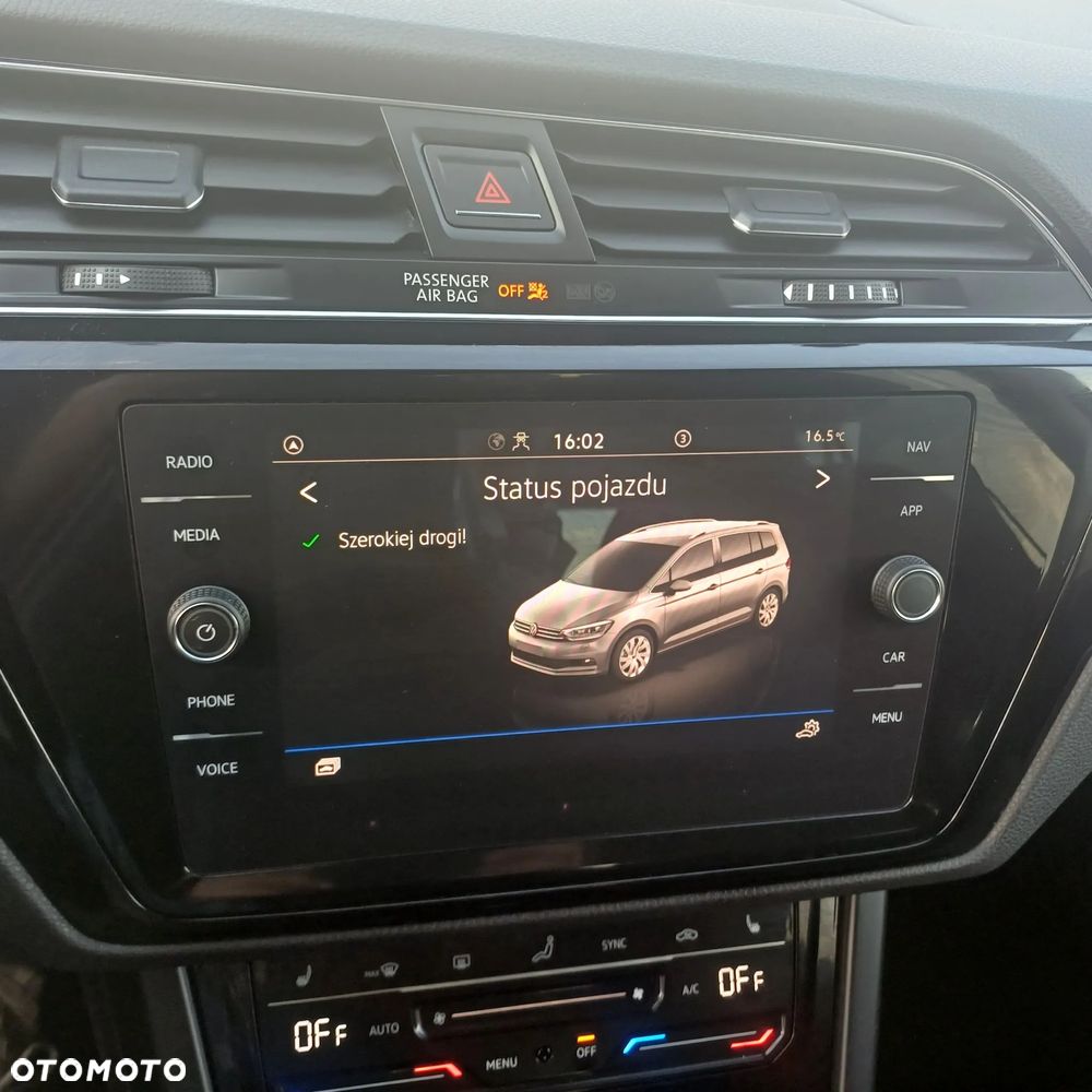 Volkswagen Touran - 27