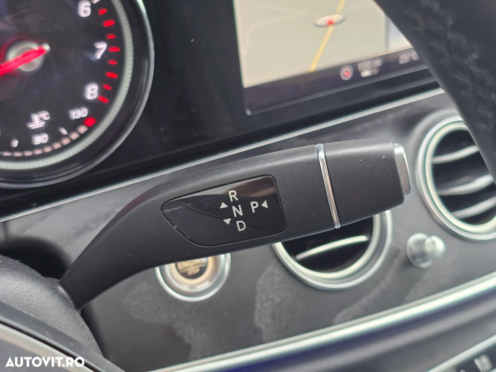 Mercedes-Benz E 200 4Matic 9G-TRONIC - 22