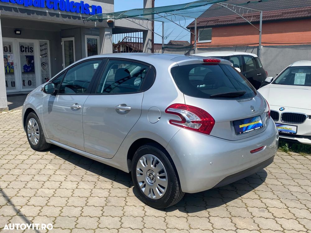 Peugeot 208 - 4