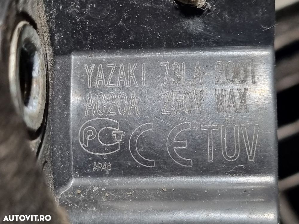 Invertor Mitsubishi Outlander III 2.0 Hybrid 2012 - 2015 (1303) MUFA DE INCARCARE 73la2001 - 3