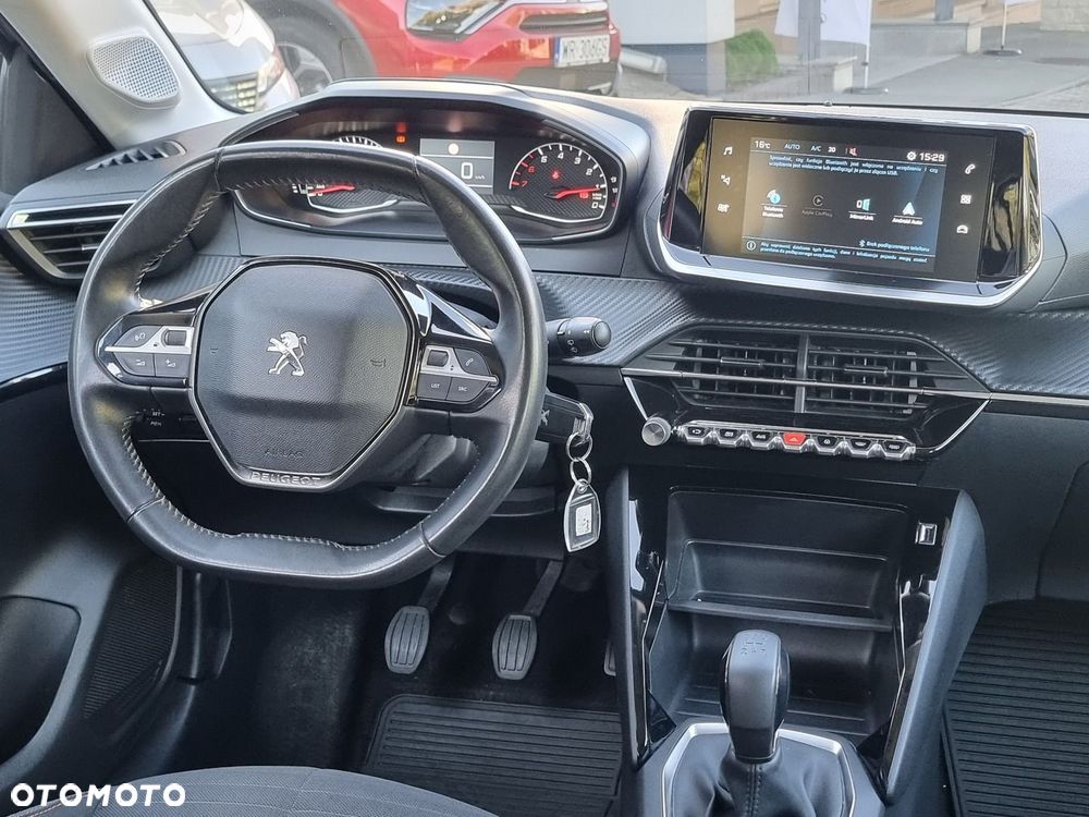Peugeot 208 - 28