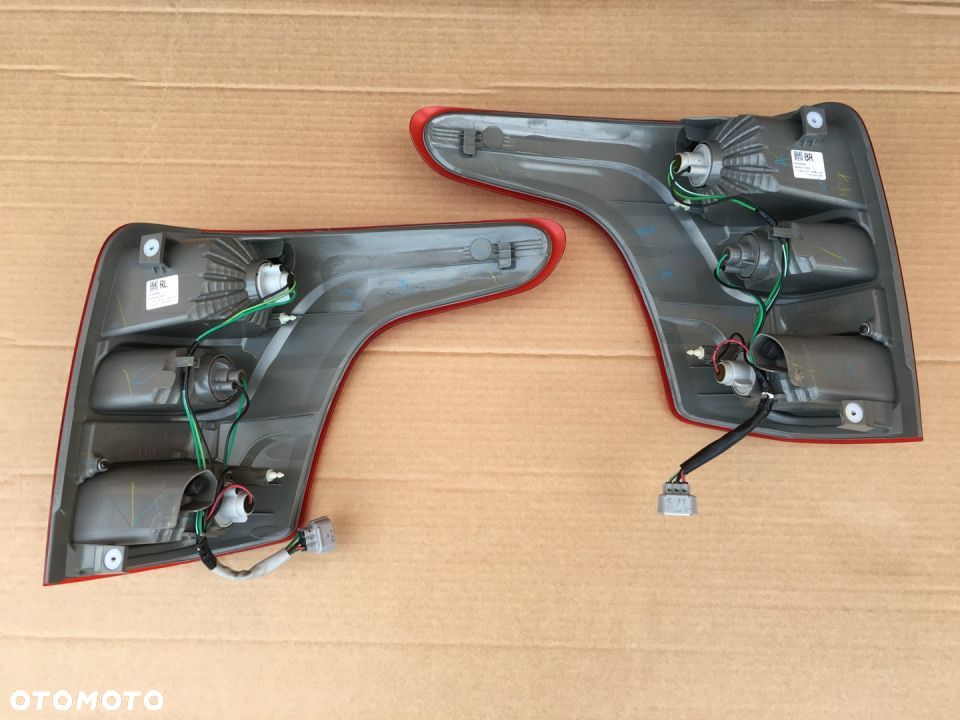 MITSUBISHI L200 LAMPA TYŁ TYLNA EUROPA 2015-2017 - 2