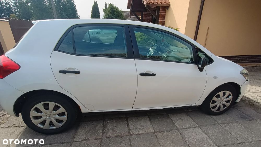 Toyota Auris 1.4 D-4D Terra - 7