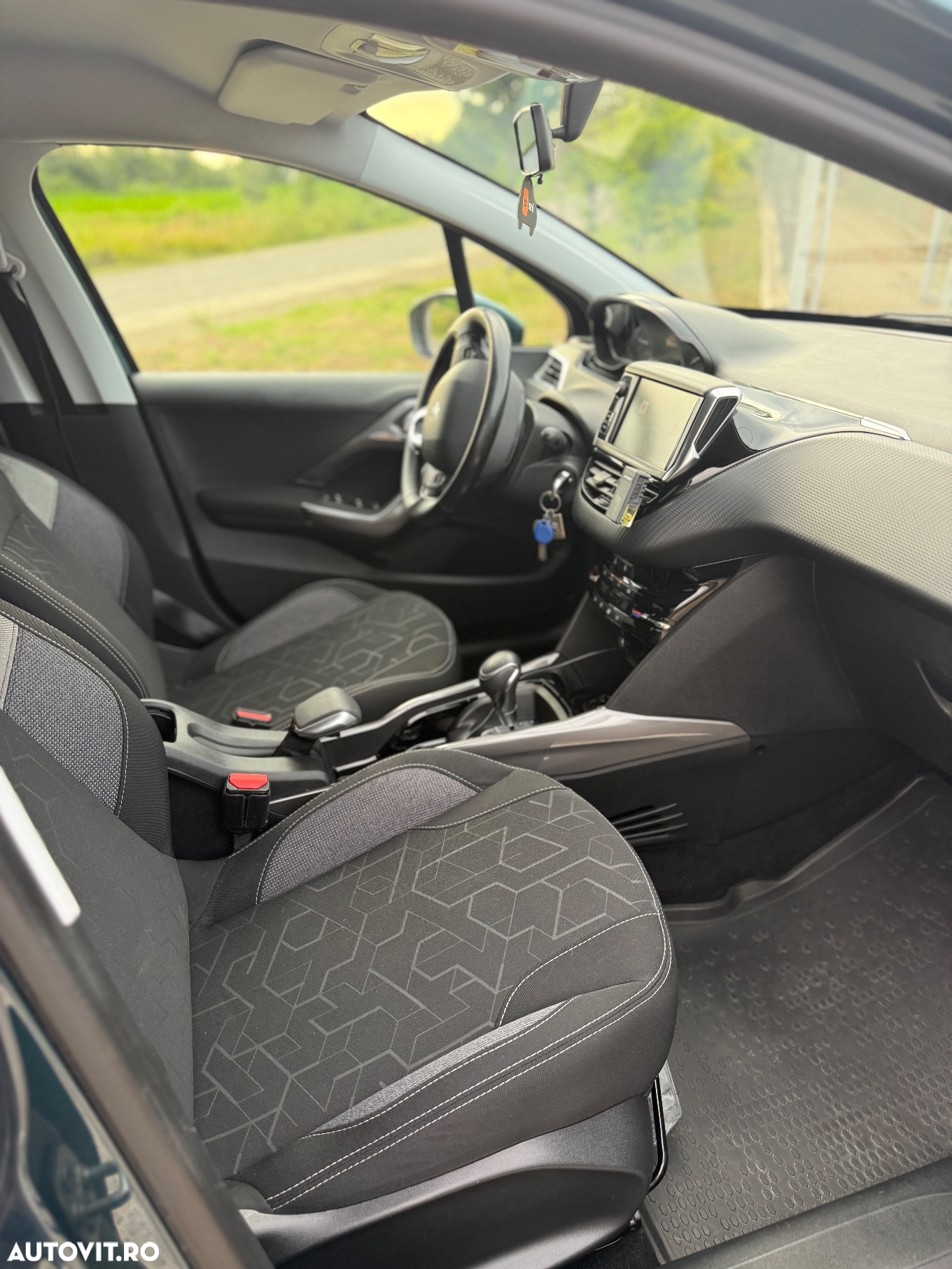 Peugeot 2008 1.2 PureTech Turbo EAT6 S&S Allure - 9