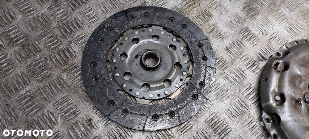SPRZĘGŁO TARCZA + DOCISK + ŁOŻYSKO OPOROWE KIA CARENS III 2.0 CRDI - 6