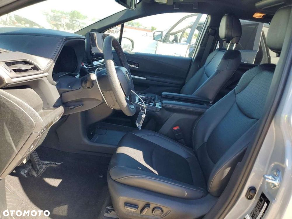 Toyota Sienna - 8
