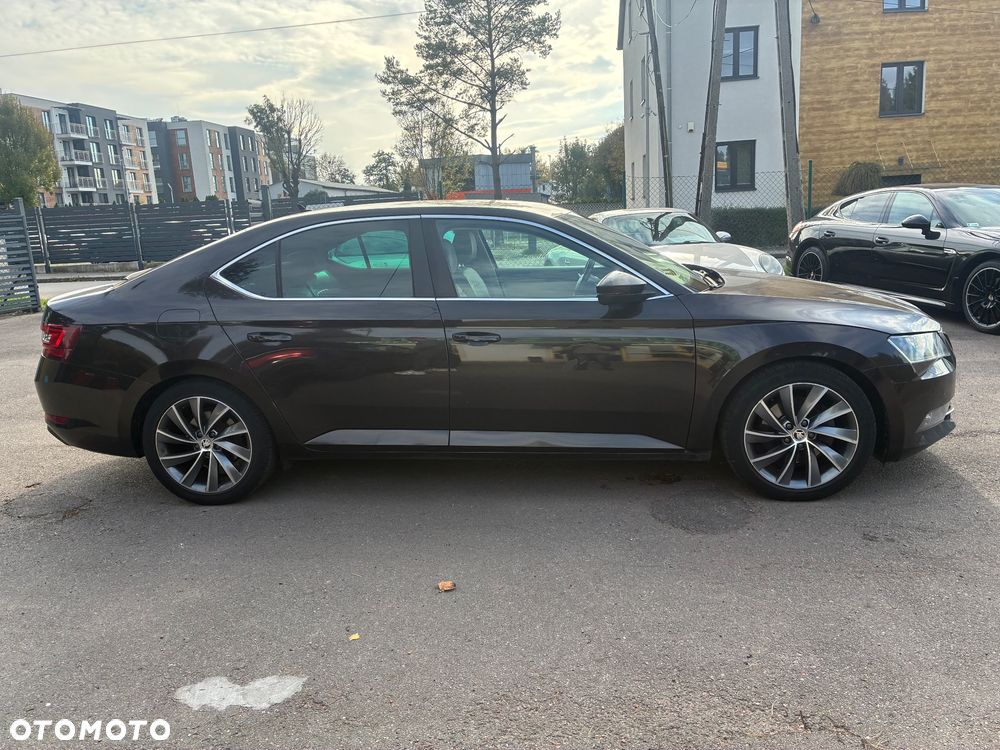 Skoda Superb 1.8 TSI L&K DSG - 4