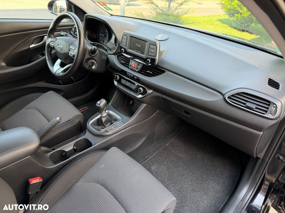 Hyundai i30 1.0 T-GDI Family - 10