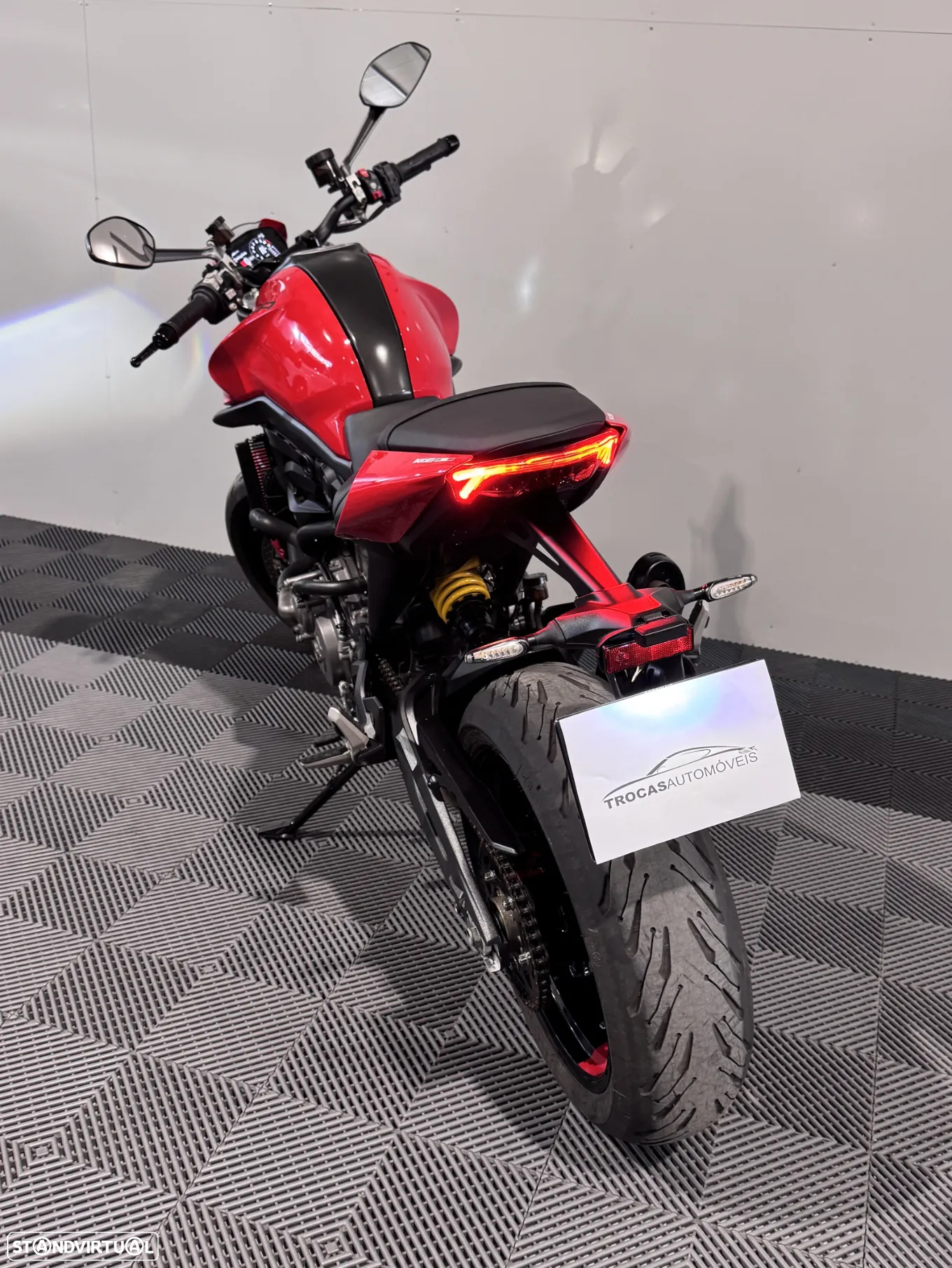 Ducati Monster 937 - 29