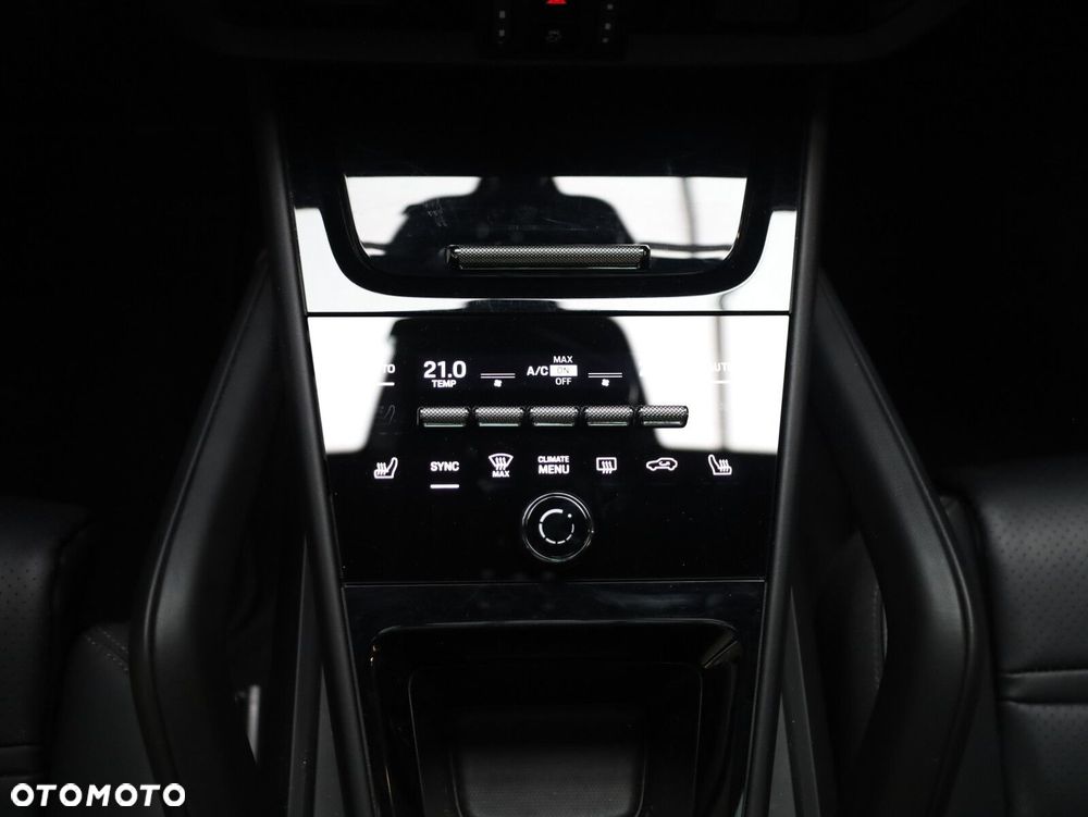 Porsche Cayenne - 11
