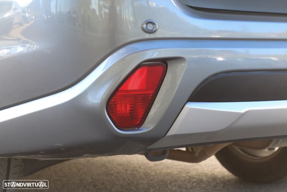 Mitsubishi Outlander - 42