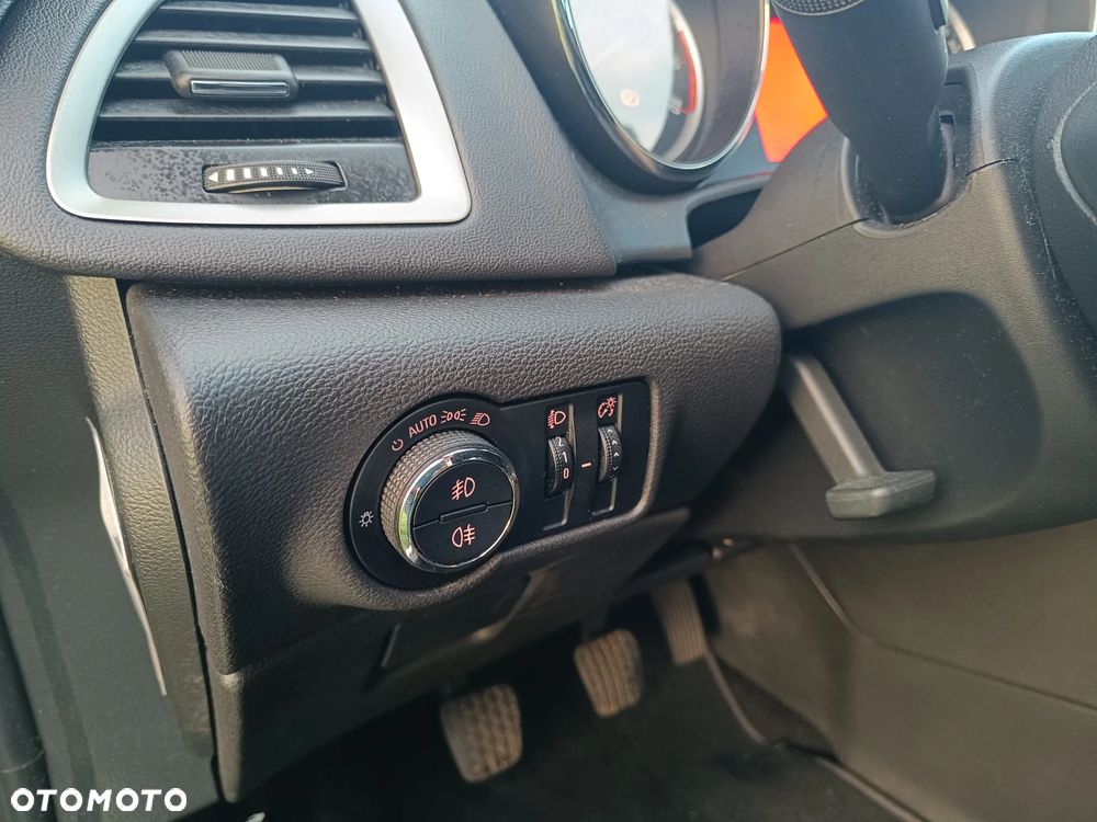 Opel Astra IV 1.4 T Cosmo - 18