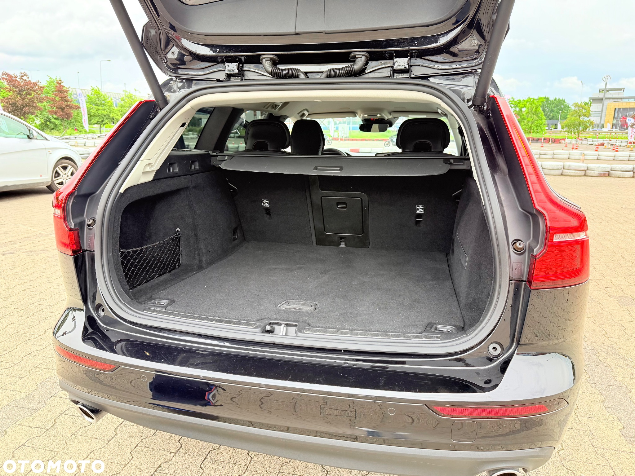 Volvo V60 T5 Geartronic Momentum - 37