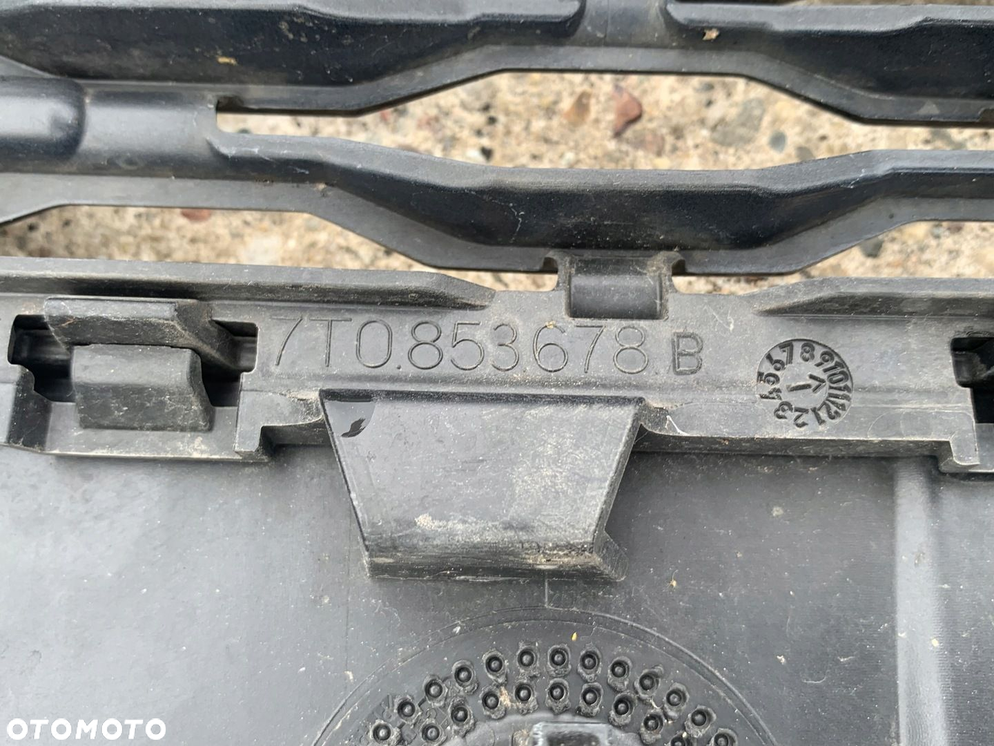 Zderzak przedni VW T7 MultiVAN 7T0 - 14