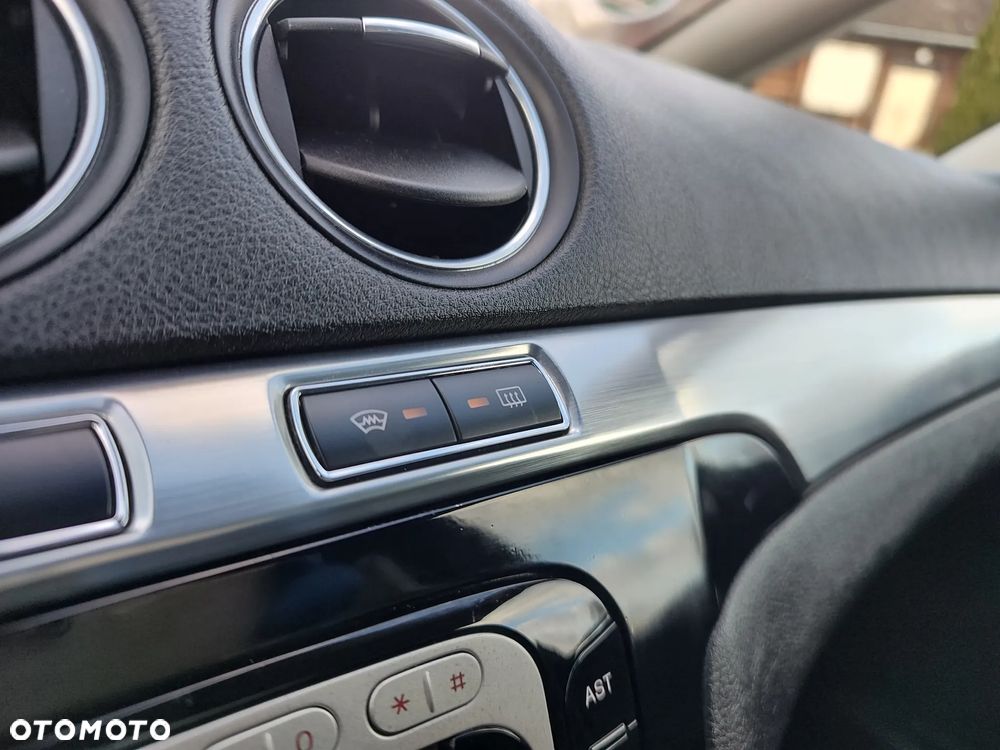 Ford S-Max 2.0 TDCi DPF Titanium - 19