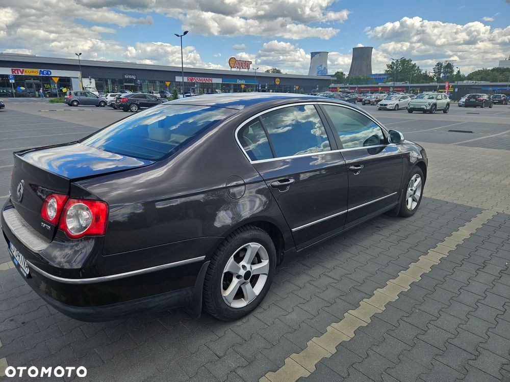 Volkswagen Passat 2.0 TDI DPF Highline - 3