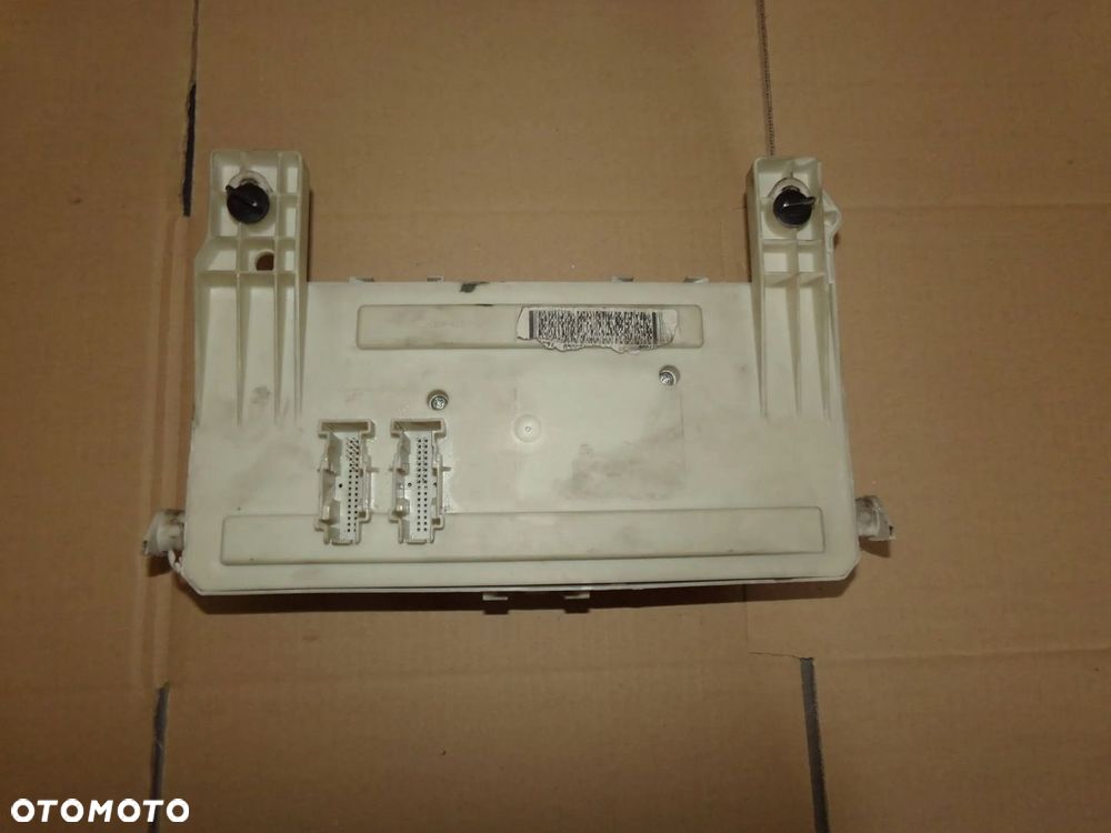 SKRZYNKA BEZPIECZNIKÓW MODUŁ FOCUS MK2 C-MAX - 2