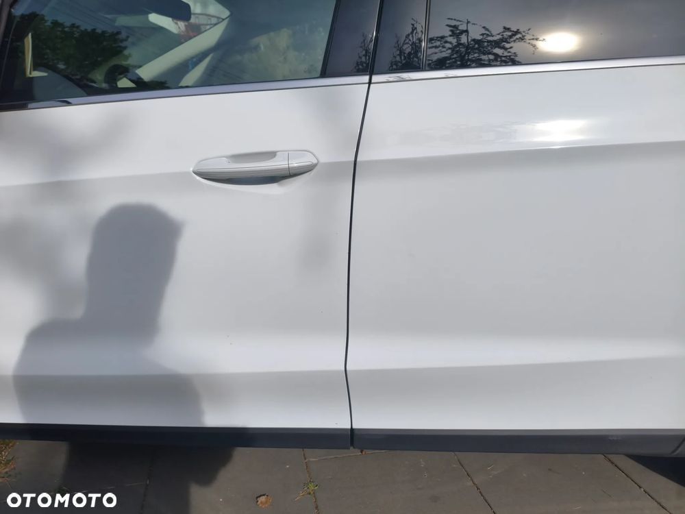 Ford S-Max - 17