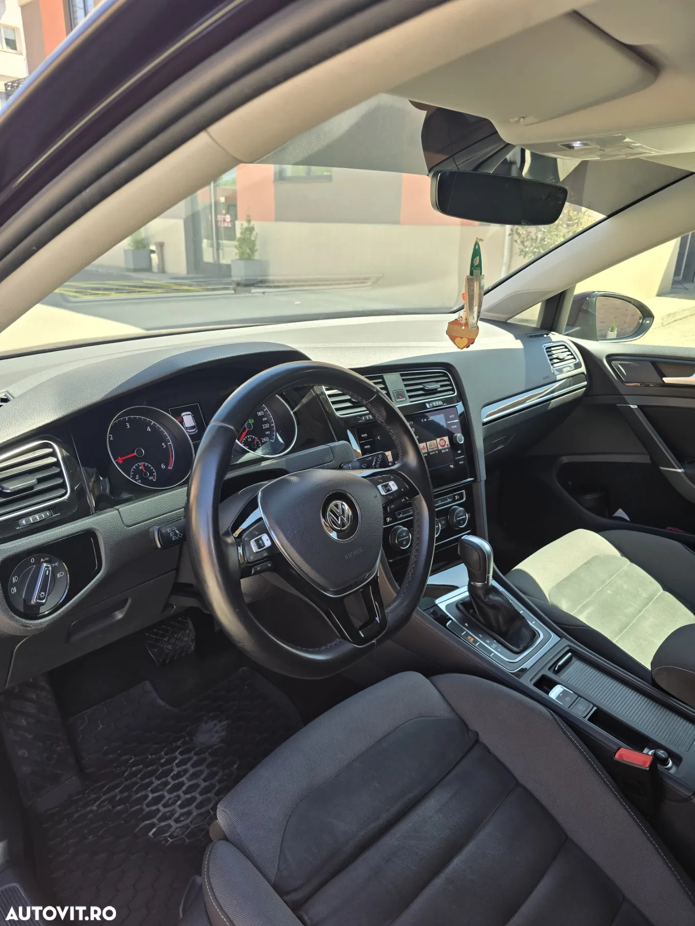 Volkswagen Golf 1.6 TDI DSG Highline - 5
