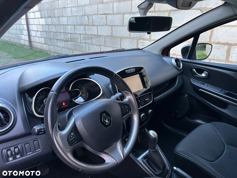Renault Clio 1.2 16V 75 Life - 11