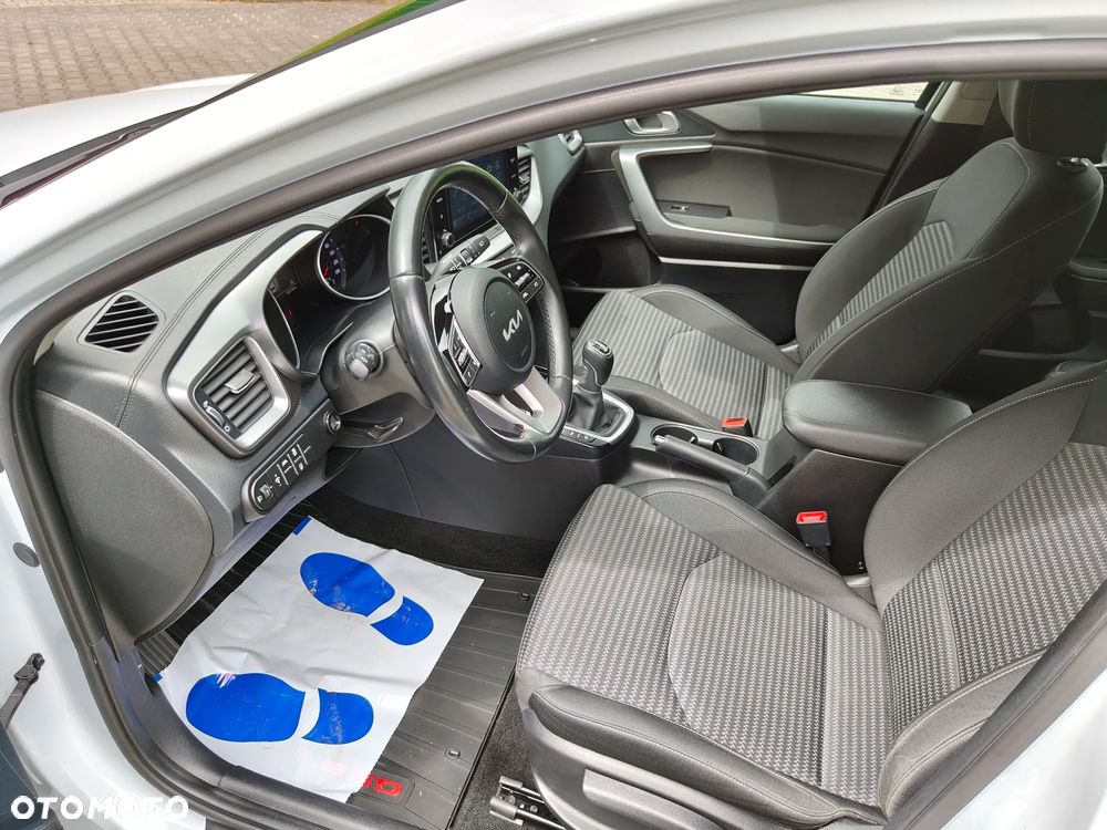 Kia Ceed 1.5 T-GDI Business Line - 17
