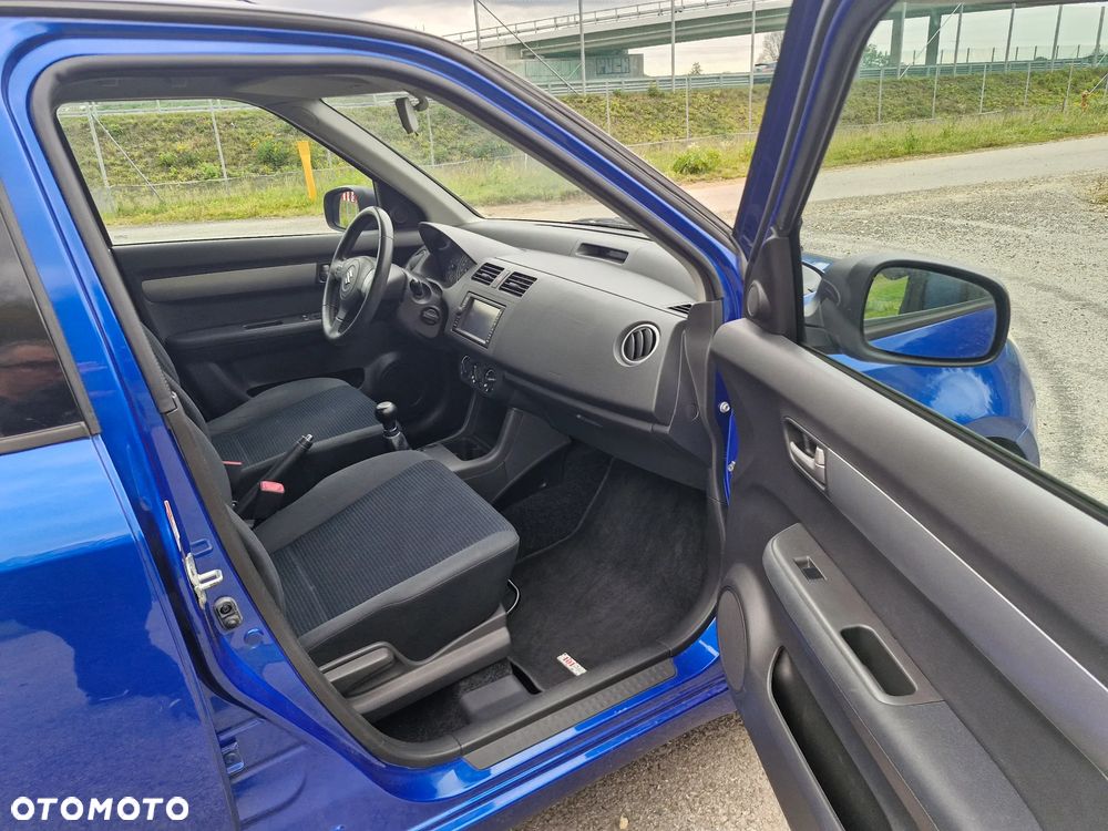 Suzuki Swift - 8
