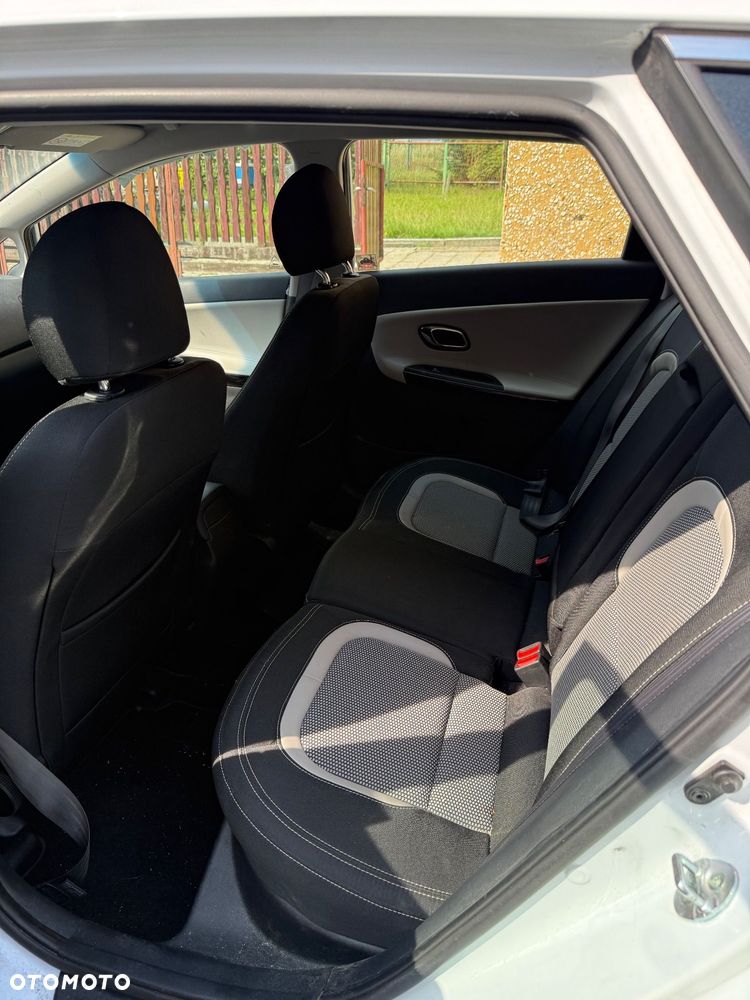 Kia Ceed - 15