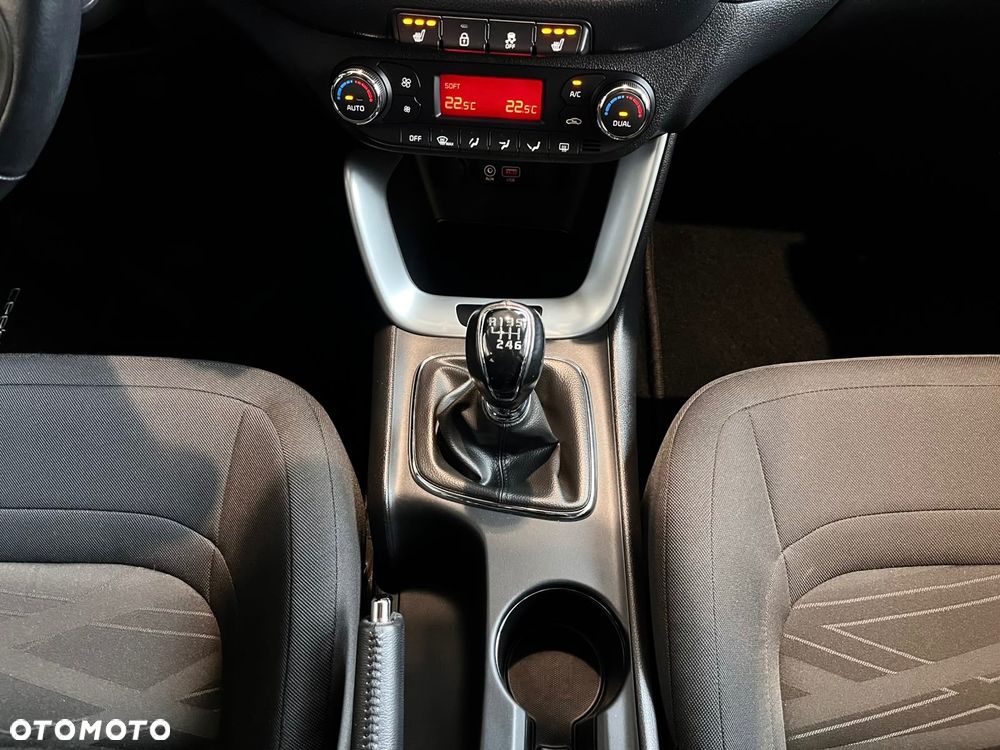 Kia Ceed - 16