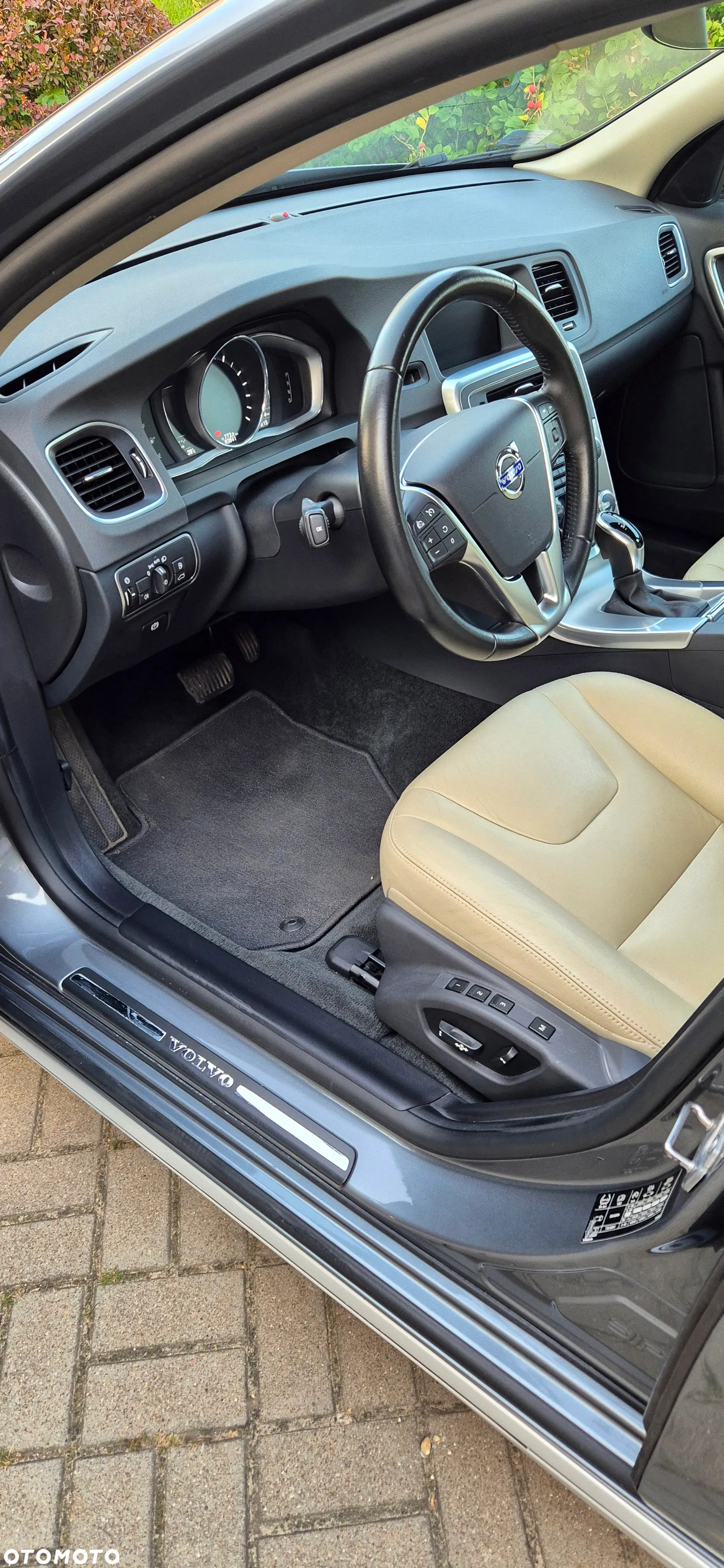 Volvo V60 Cross Country T5 AWD Summum - 13