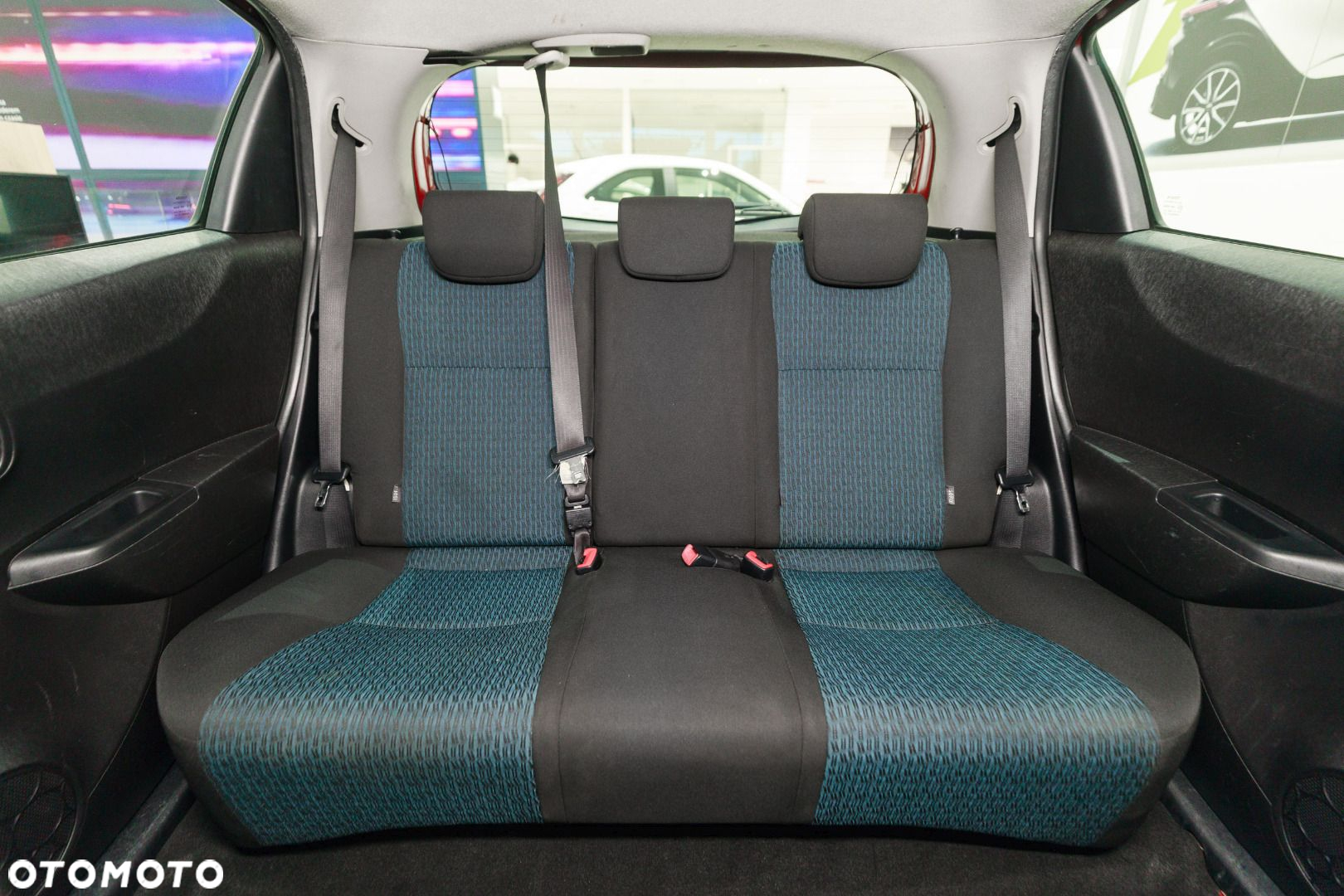 Toyota Yaris - 10