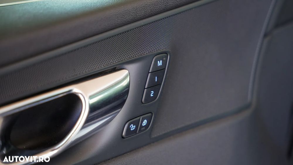 Volvo XC 60 D4 AWD Inscription - 24