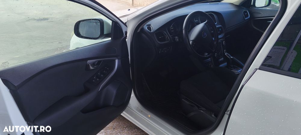 Volvo V40 D2 Aut. Momentum - 3