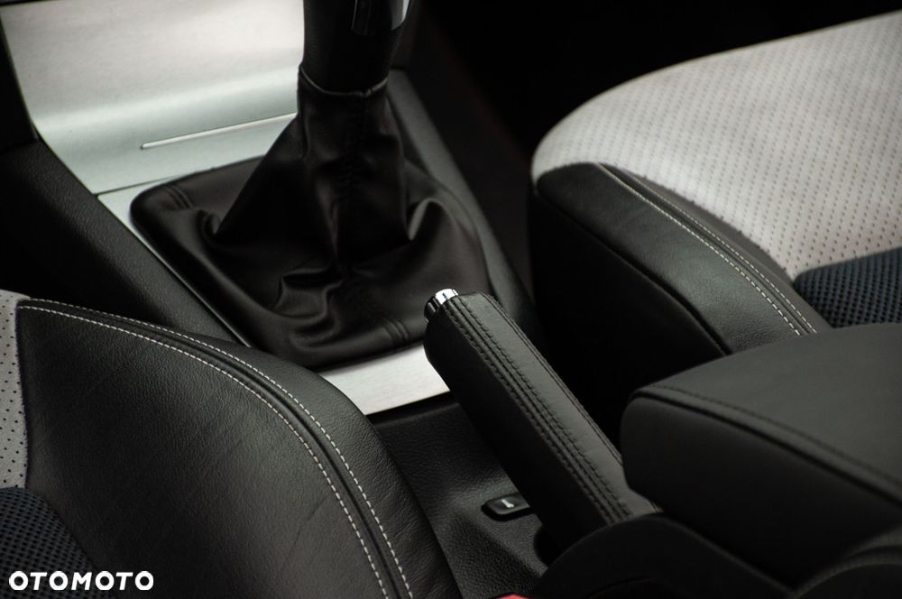 Skoda Octavia 2.0 TDI DPF RS - 36