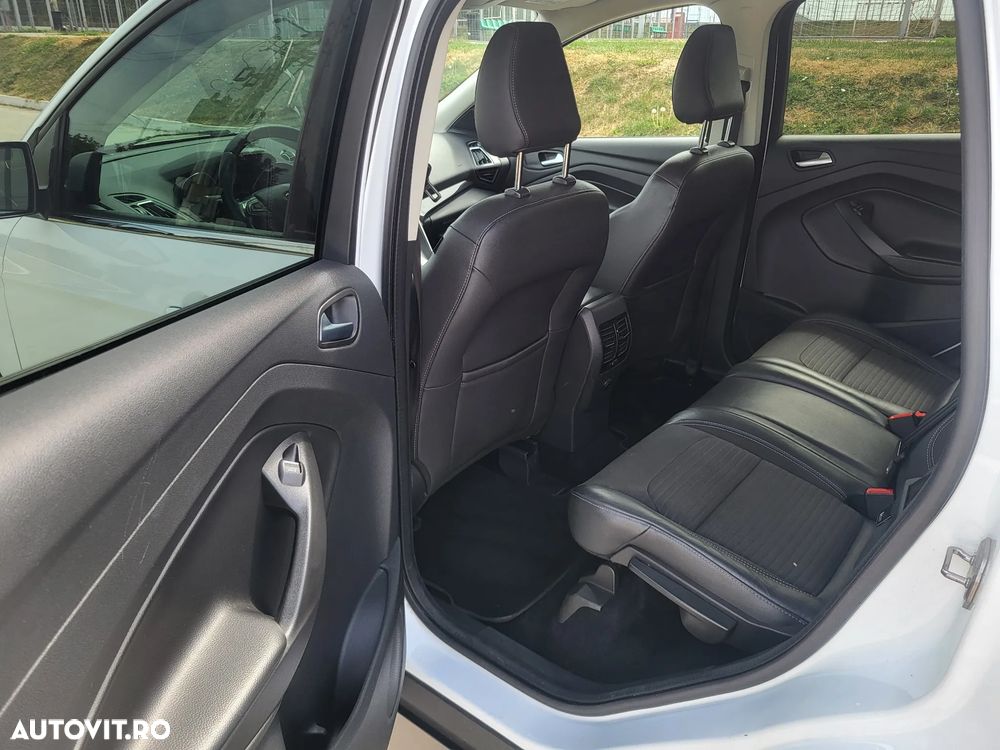 Ford Kuga 1.5 TDCi 2WD Powershift Titanium - 6