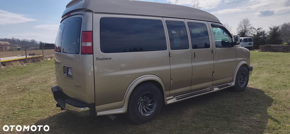 GMC Savana - 7