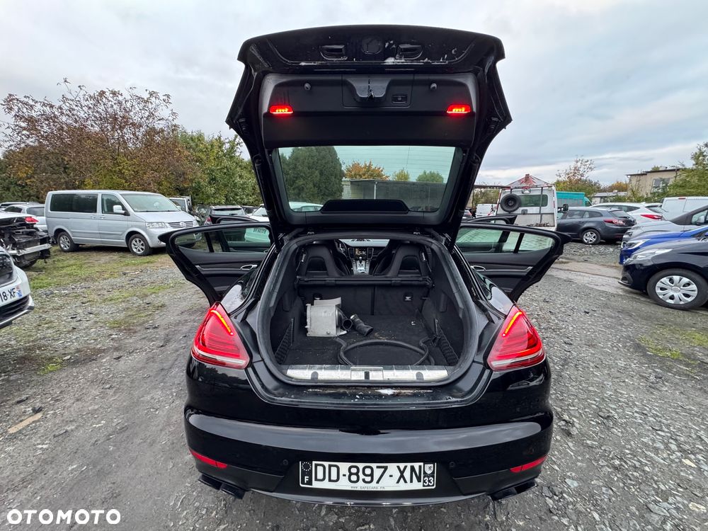 Porsche Panamera GTS PDK - 23